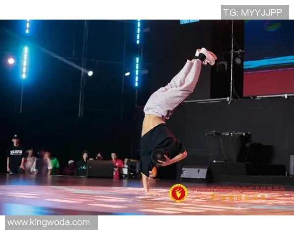 重庆街舞队在世界攀岩锦标赛中的意识表现与团队协作分析