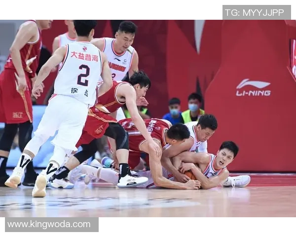 东莞男篮迎战浙江稠州全力争胜展现球队实力与决心